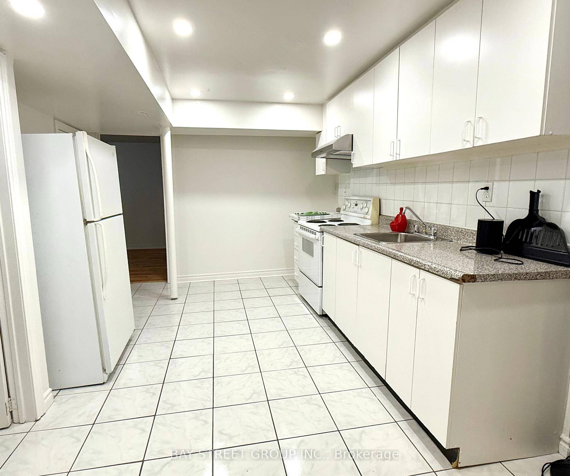 Move in ready ! Nestled in a quiet, family friendly neighbourhood.