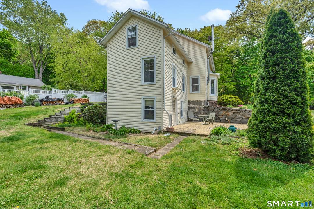 Welcome to 13 Platt Lane in Deep River a charming multi family home.