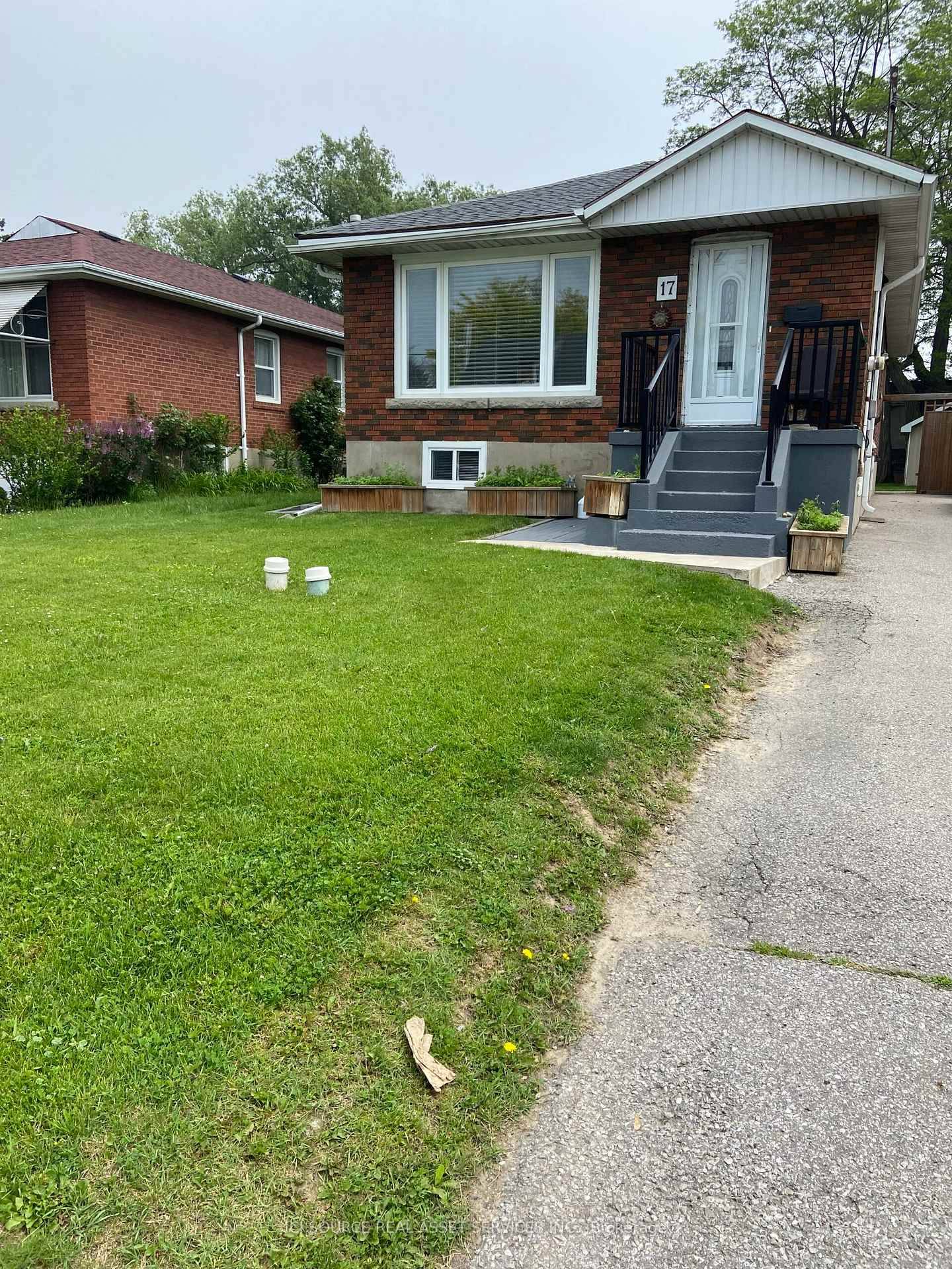 Bright and spacious 2 bedroom basement apartment in the heart of The Scarborough Junction.
