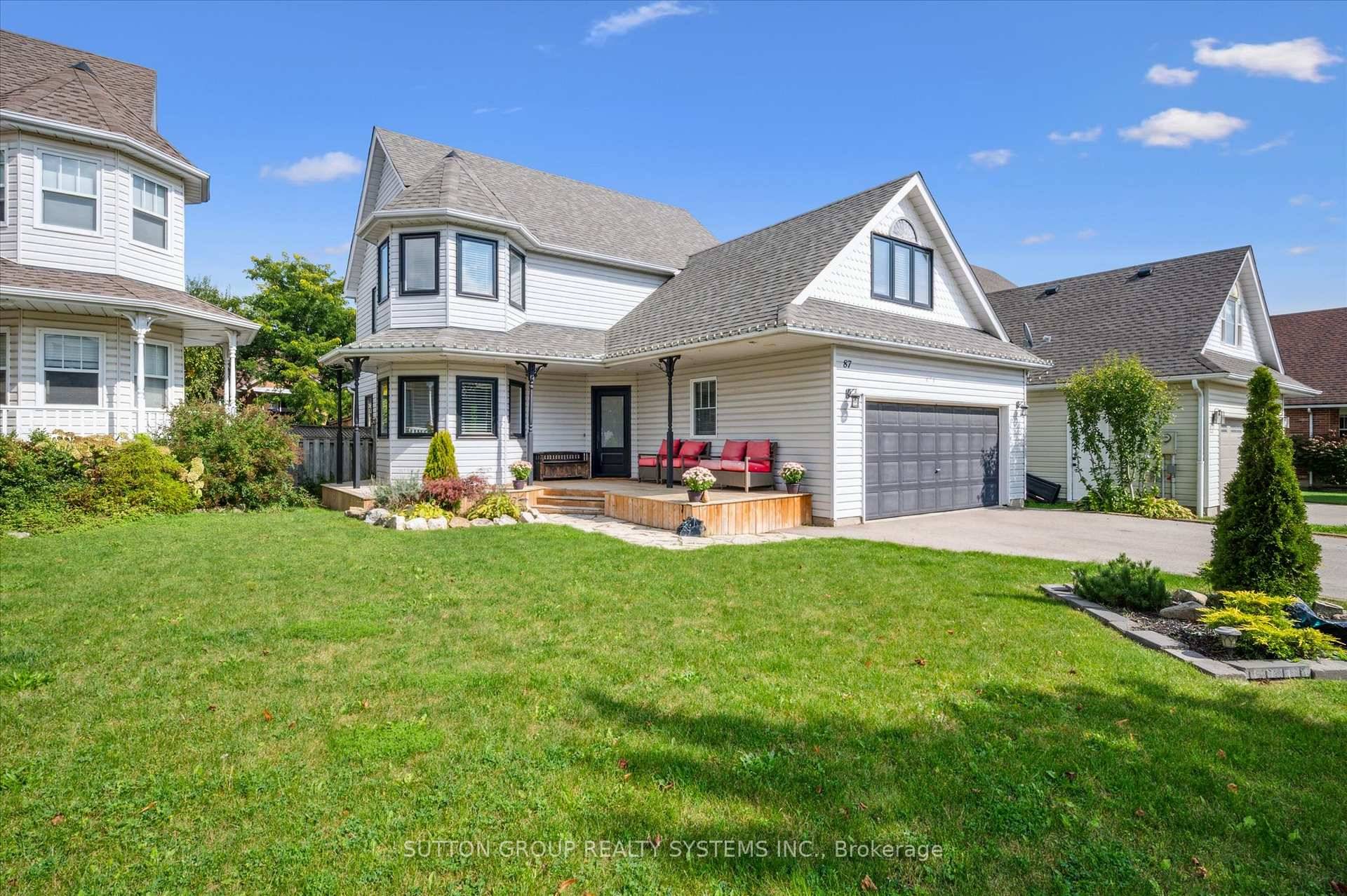Beautiful 3 1 Bedroom Home with Loft amp ; Finished Basement This spacious 2.