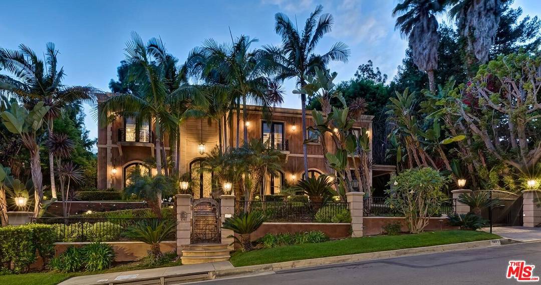 1061 Laurel Way 5BR Beverly Hills Post Office | B.H.P.O. La