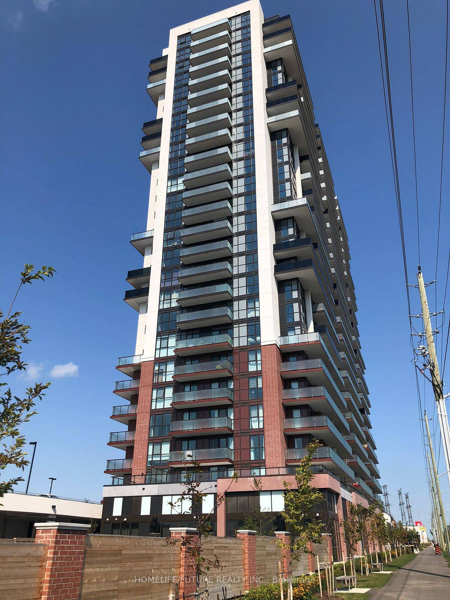 Beautiful 2 Bedroom 2 Full Washroom Features Open Concept Layout With Large Windows For Lots Of Natural Light.