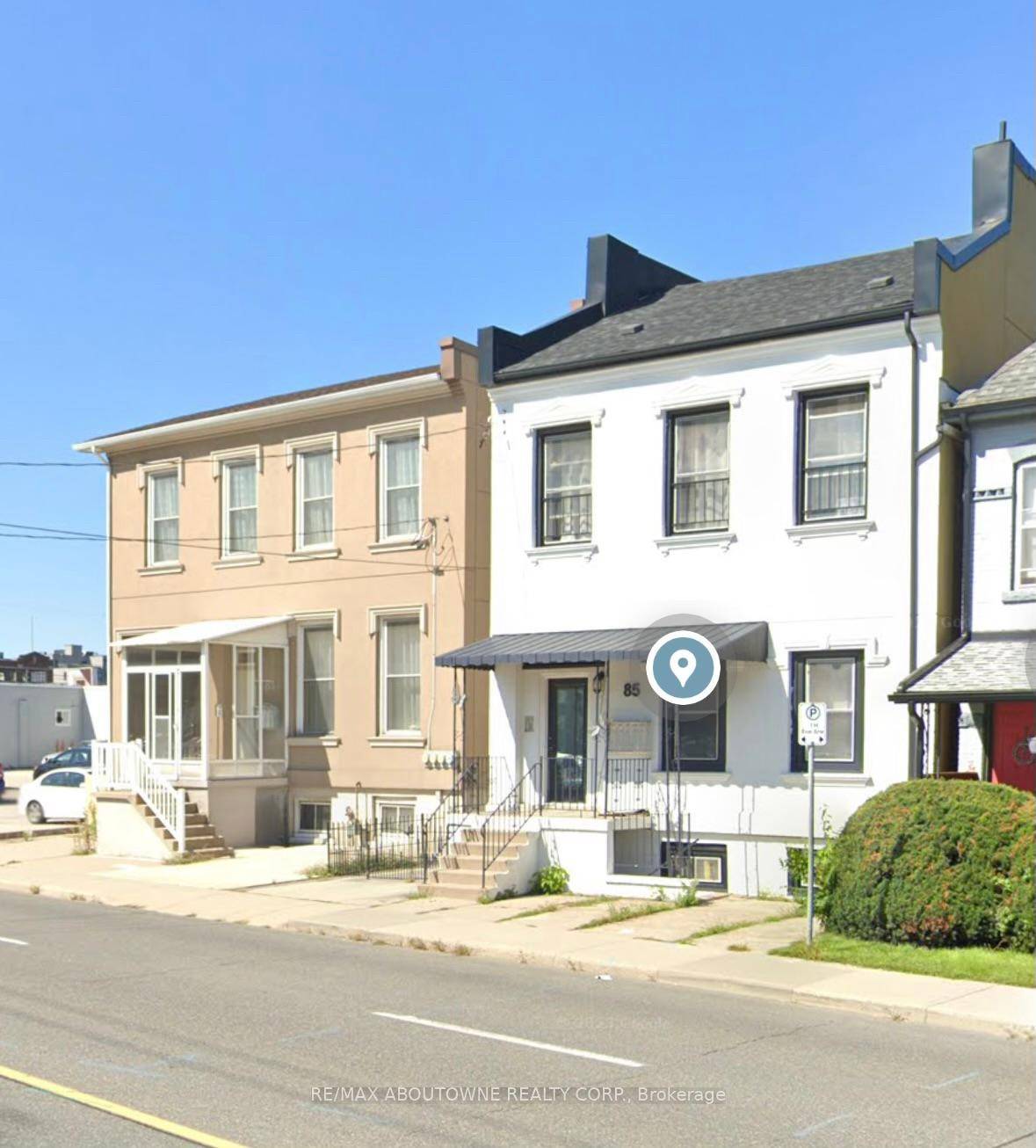 Turn Key 4 Plex Investment Opportunity in Prime Downtown Location.
