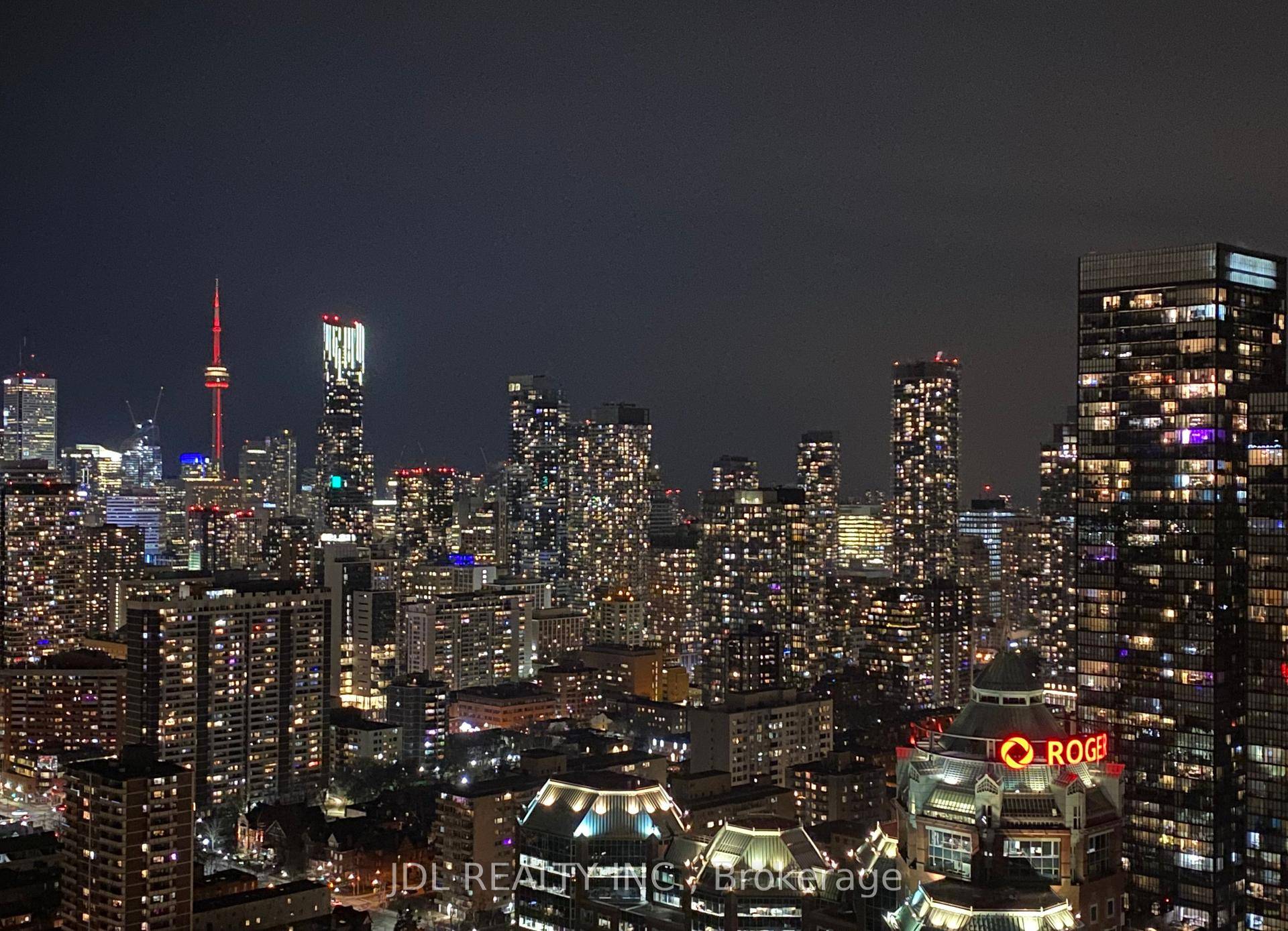 Luxurious Condo Located Conveniently On The Bloor Line 2 !