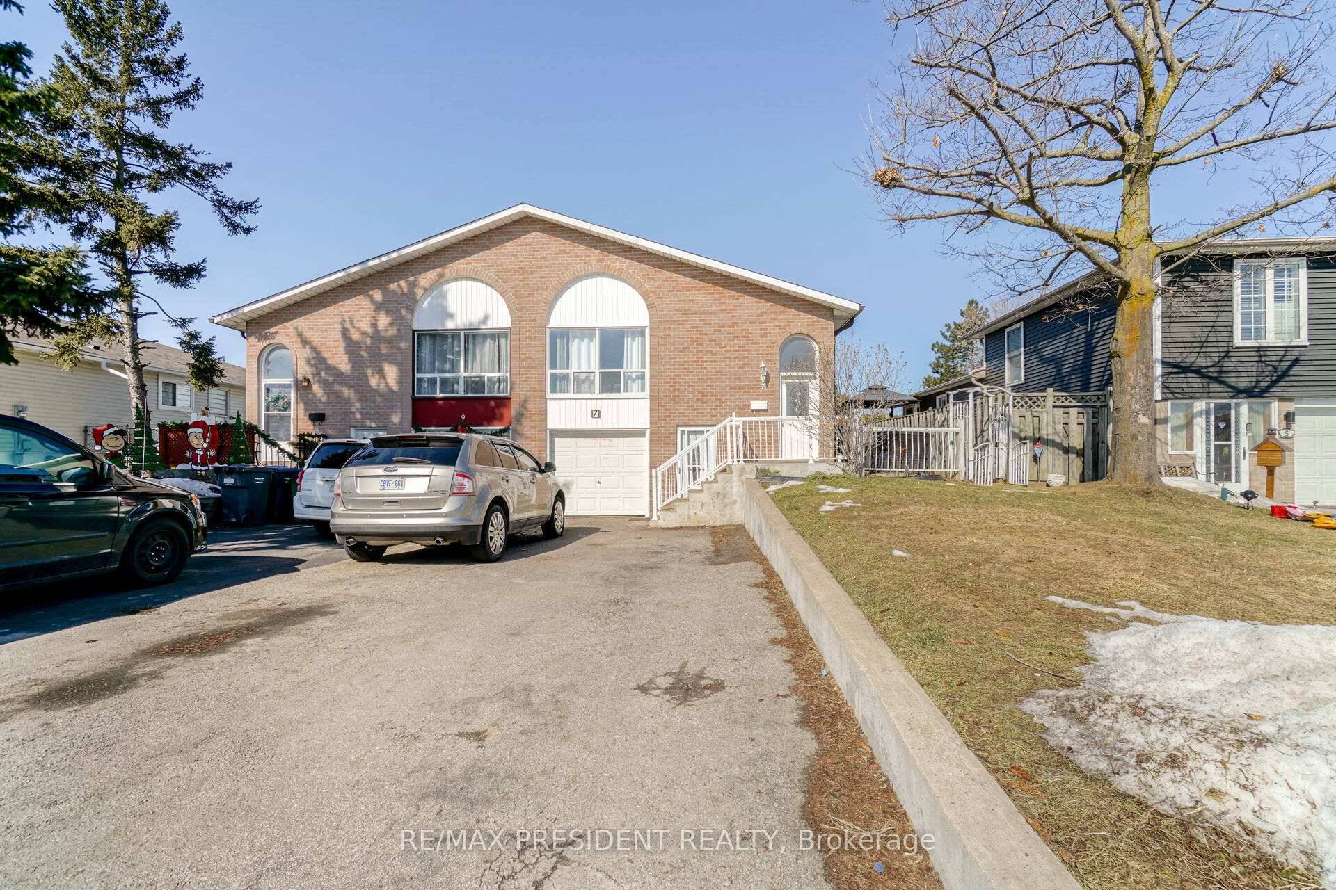 Spacious 1 Bedroom Legal Basement Apartment with Walk Out amp ; Separate Entrance.