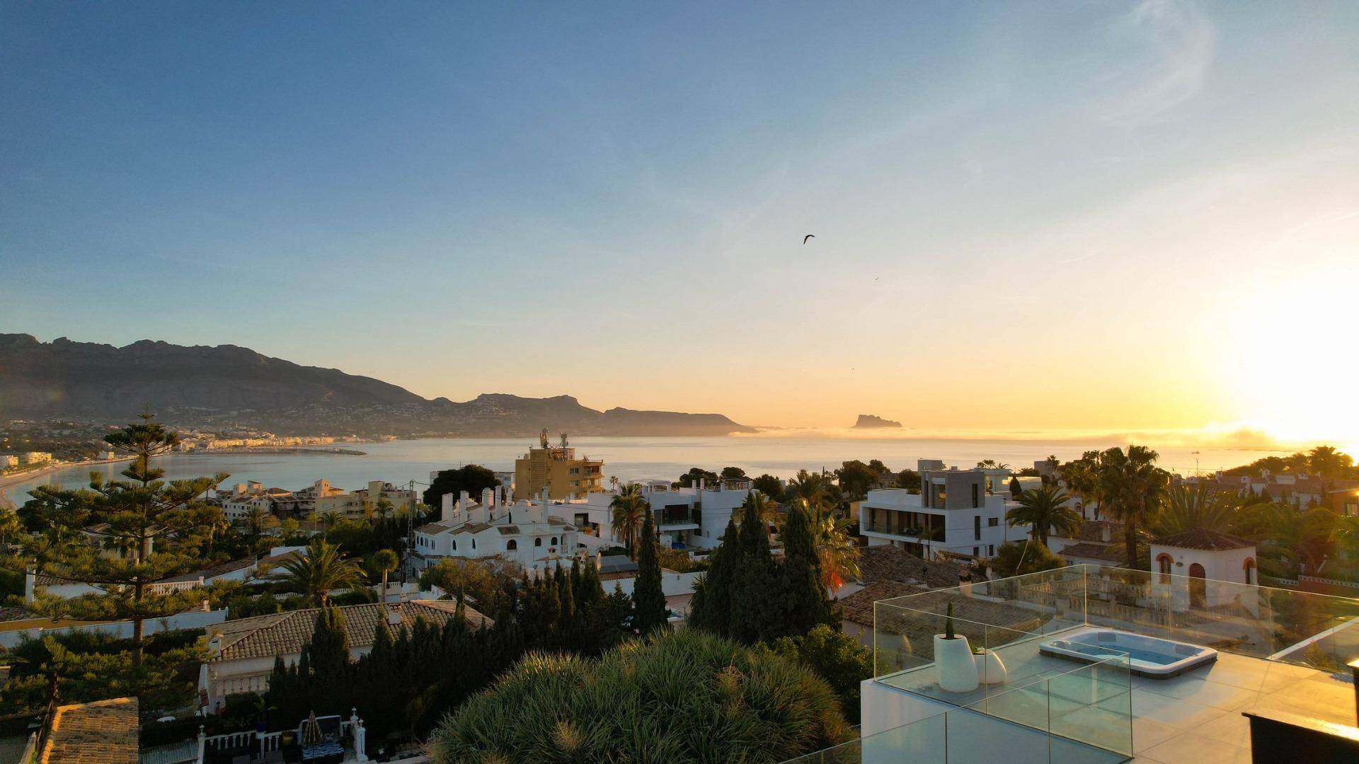 NEW BUILD LUXURY VILLA IN ALBIR WITH SEA VIEW Luxury New Build villa with its avant garde design, characterized by pure lines and select materials.