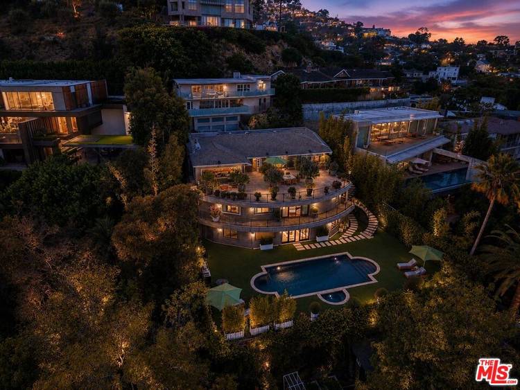 8740  W St Ives Dr 6BR Sunset Strip La