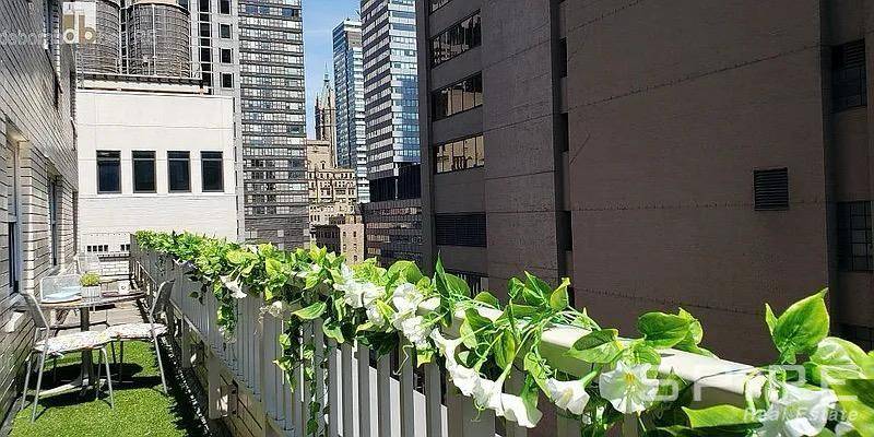 All utilities includedLuxurious Two Bedroom Co op with Stunning City ViewsWelcome to Apartment 20C at 153 East 57th Street !
