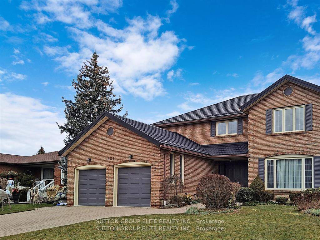 Welcome to this executive style, meticulously maintained, fully furnished and equipped home.