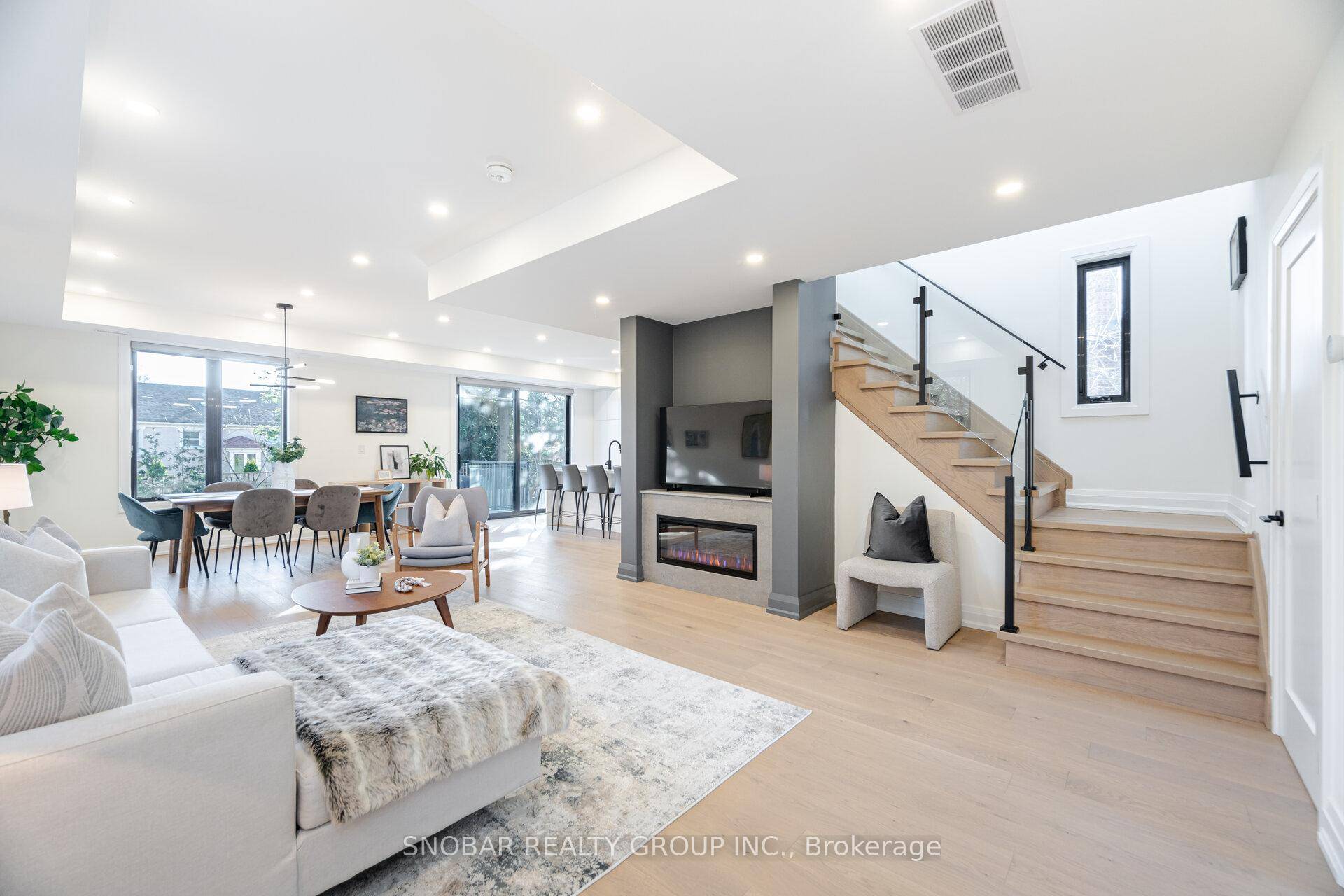 Discover this exquisite custom built home in the highly desirable Applewood community !