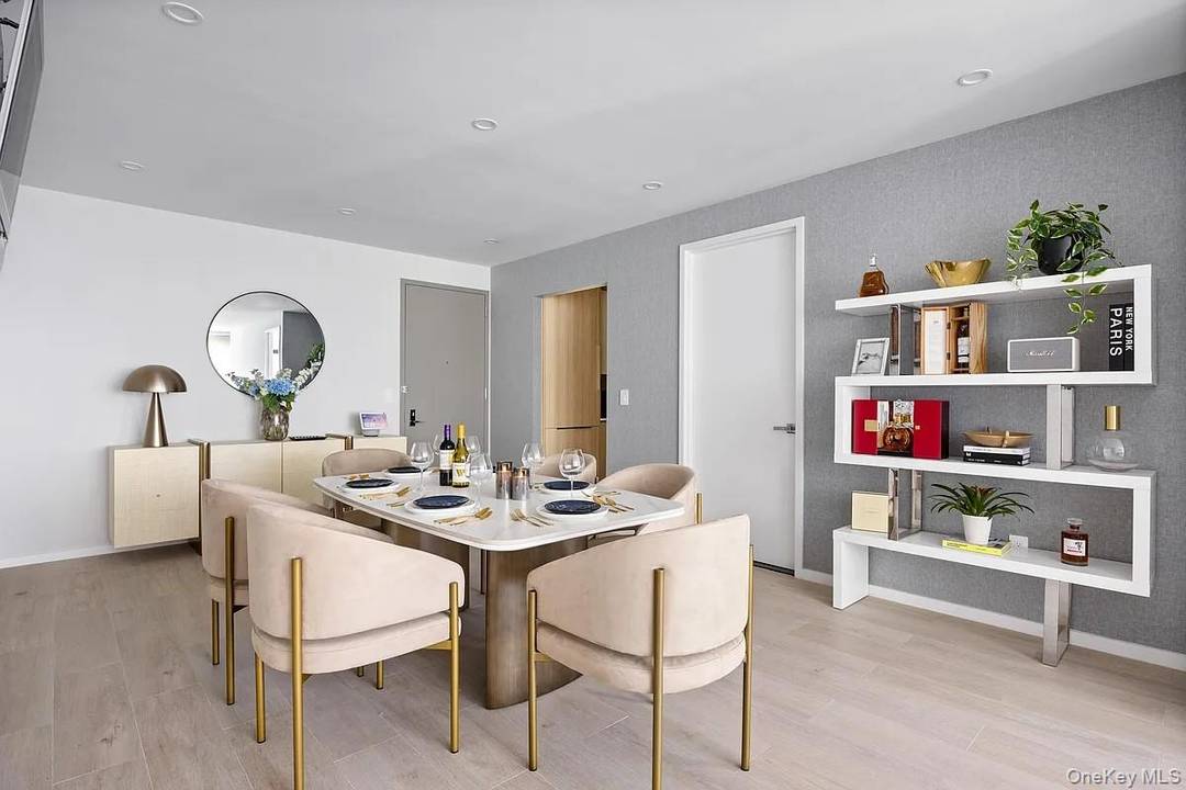 Discover contemporary luxury in this immaculate 2 bedroom, 2 bathroom residence at the newly developed Arcadia Woodside Condominium.