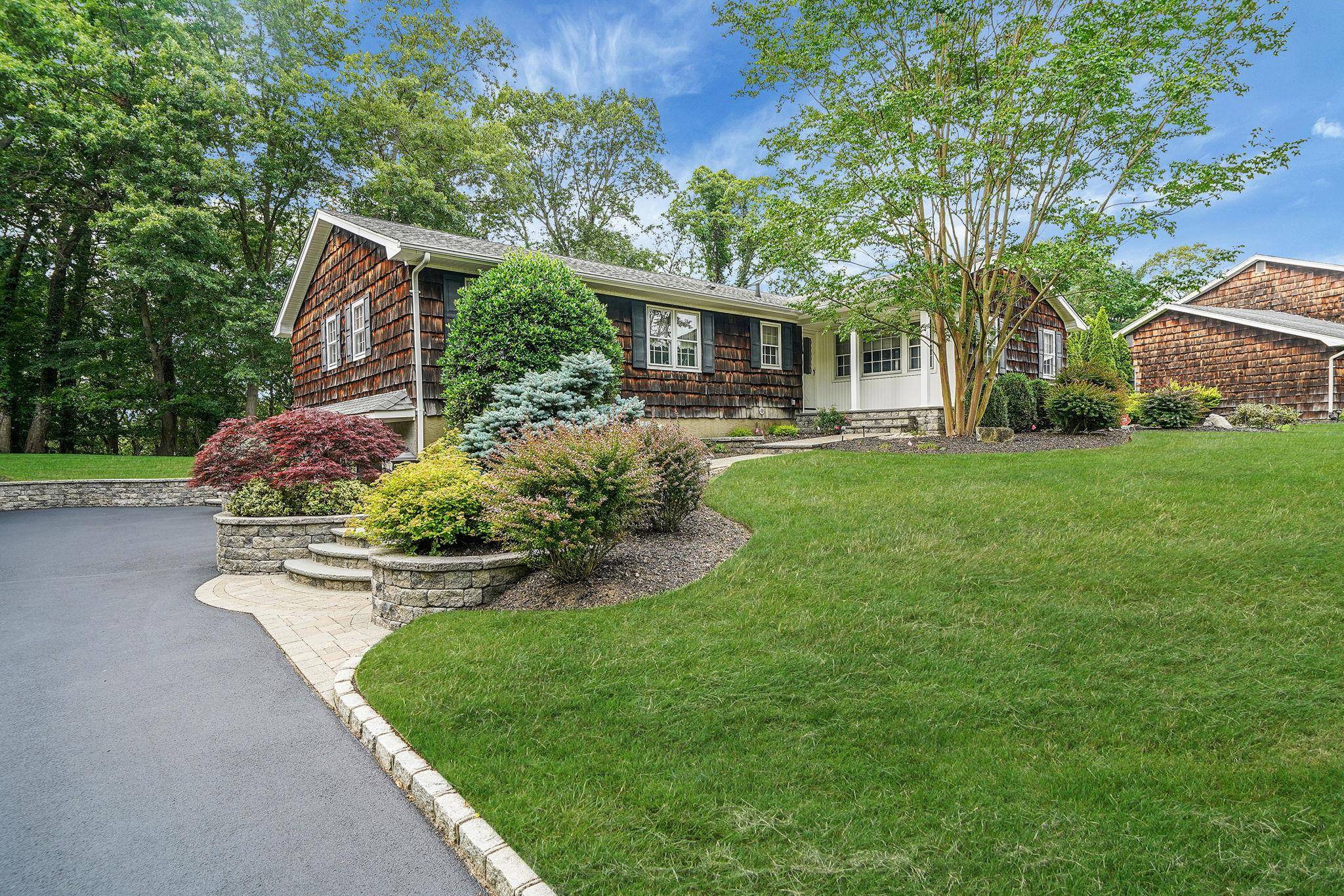 Beautiful and Spacious Amherst Ranch, True 4 Bedroom on Main Level, 2 Full Baths, Set on Breathtaking.