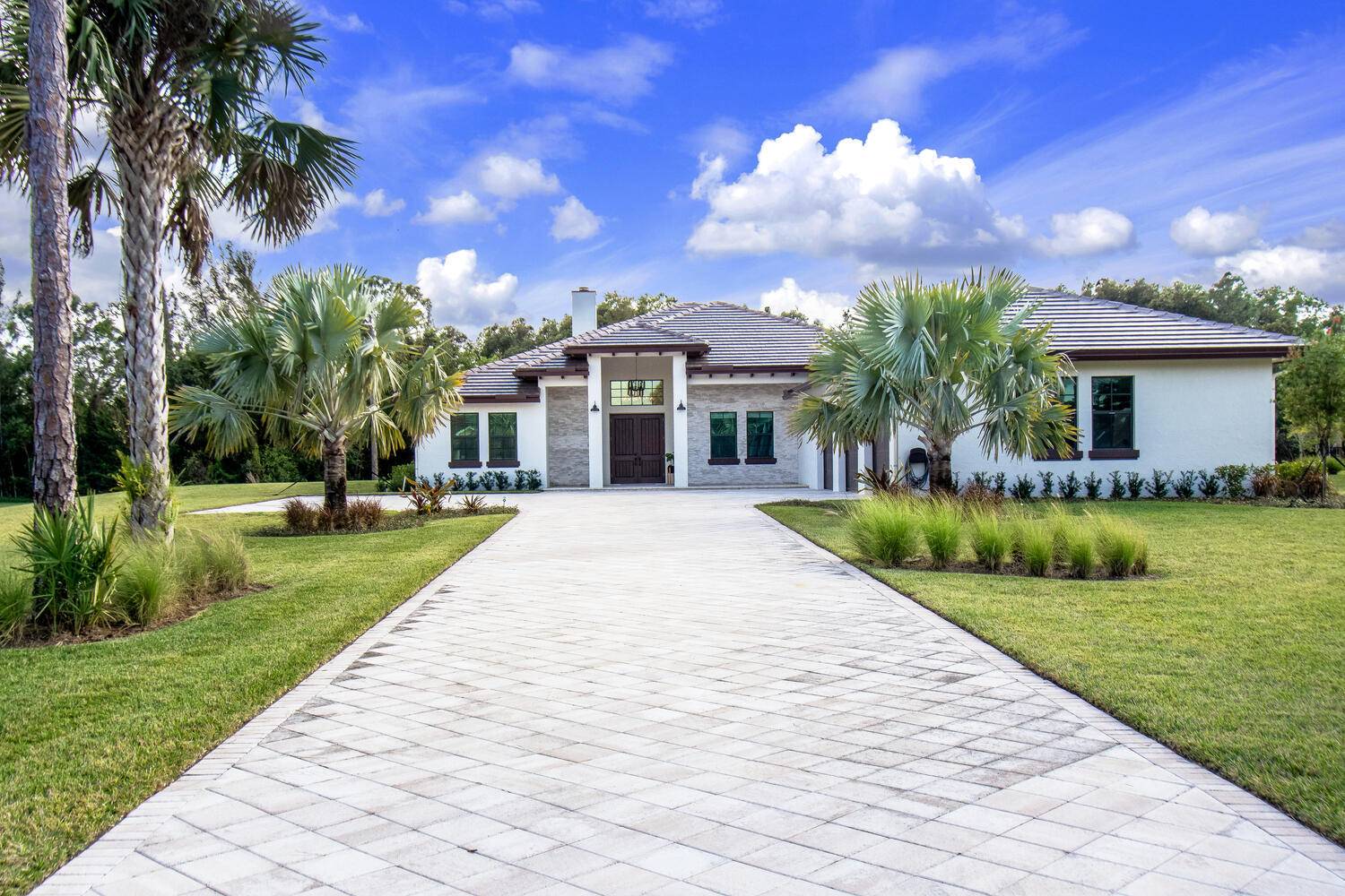 STUNNING NEW CONSTRUCTION home in Bayhill Estates.