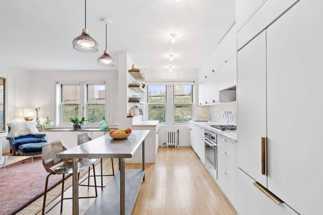 SUPER SPACIOUS 3 4BR 2BA HOME An exceptional offering of scale, light, and timeless pre war elegance, this fully renovated residence is a rare combination apartment that lives like a ...