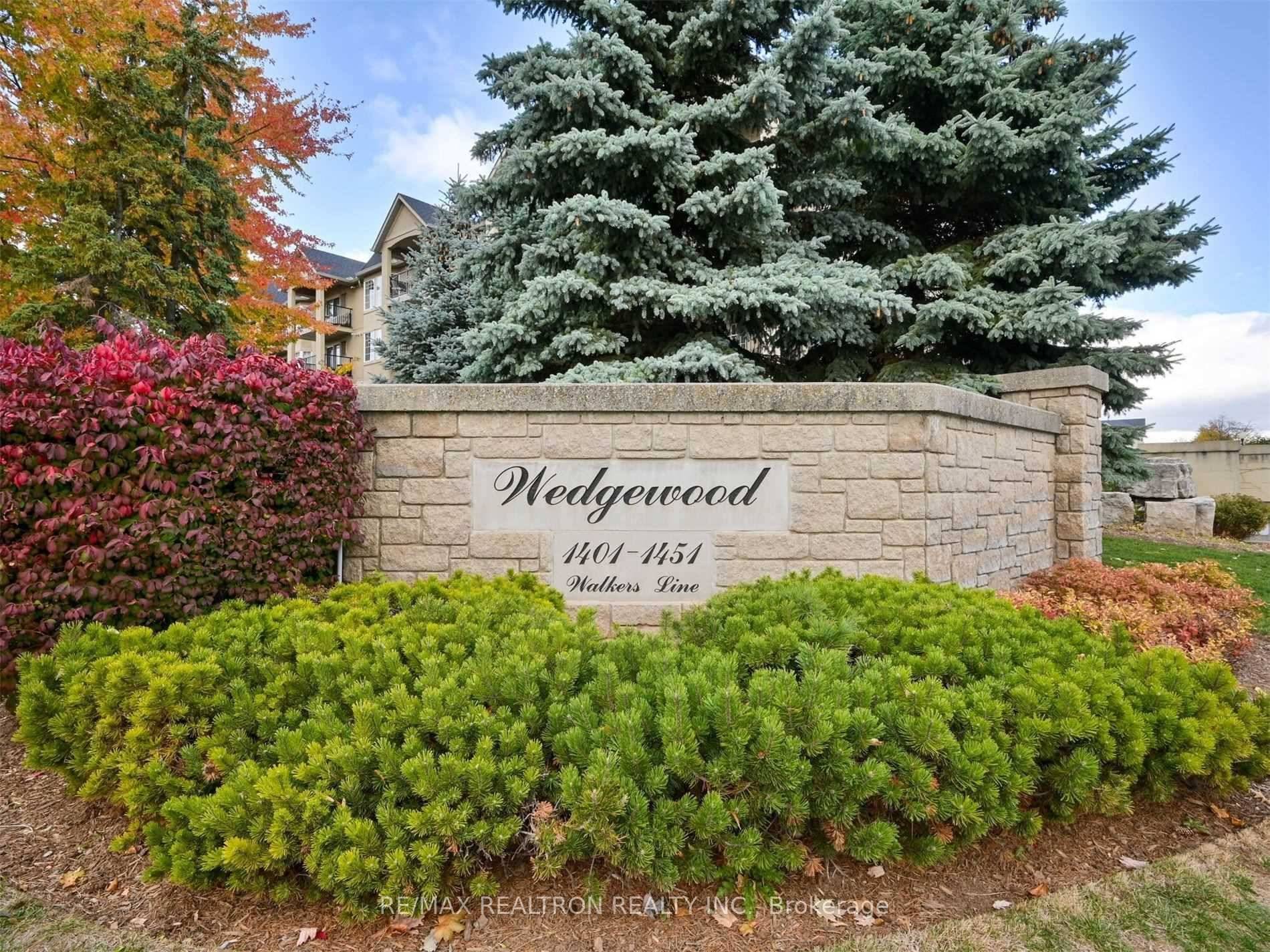 Exquisite 2 Bedroom Unit 2 Washrooms, Able Wedgewood Complex.