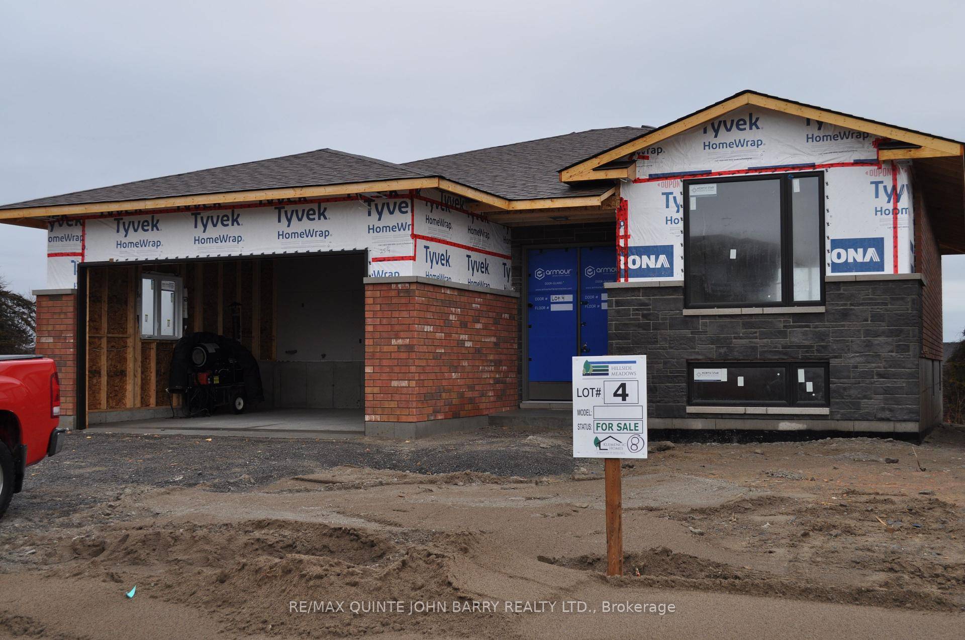 NEW HOME UNDER CONSTRUCTION The Linden Model by Klemencic Homes, located in Phase 3 of Hillside Meadows, offers the perfect blend of space and functionality.