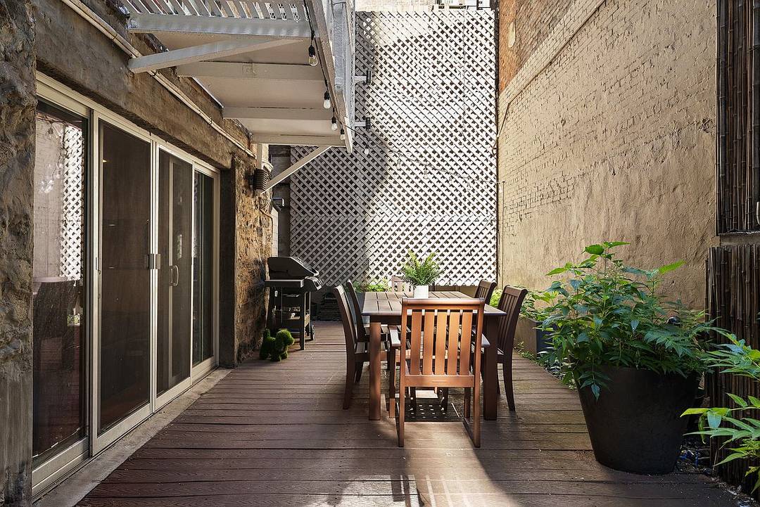 A true Gramercy gem, this beautiful 2 bedroom, 2 bathroom apartment boasts a massive private yard an outdoor space rarely found in Manhattan.