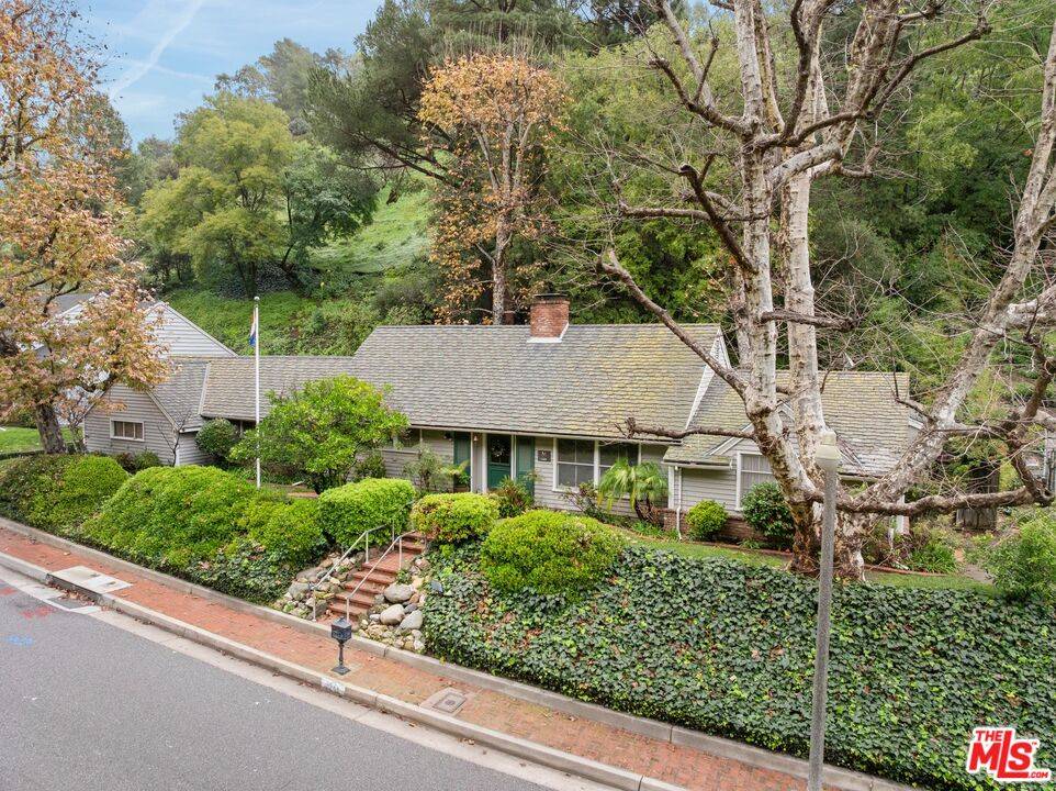 1444   Roscomare Rd 3BR Bel Air La