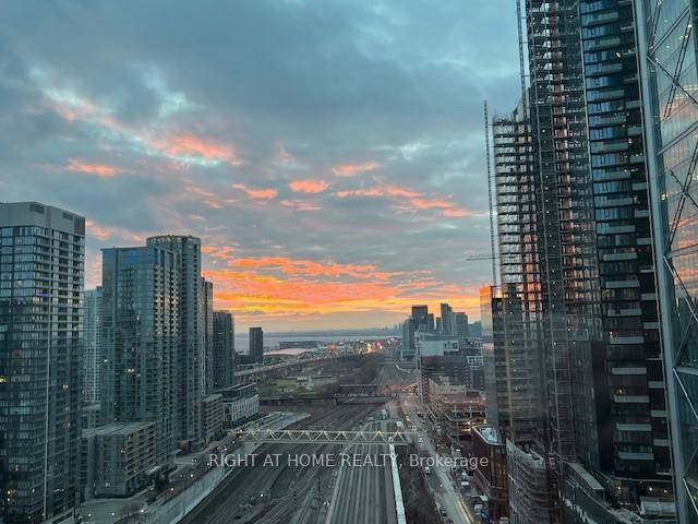 FULLY FURNISHED ! ! Amazing Open Concept 2 Bed 2 Bath Unobstructed Space With Lake amp ; City View With One Parking Spot And Locker.