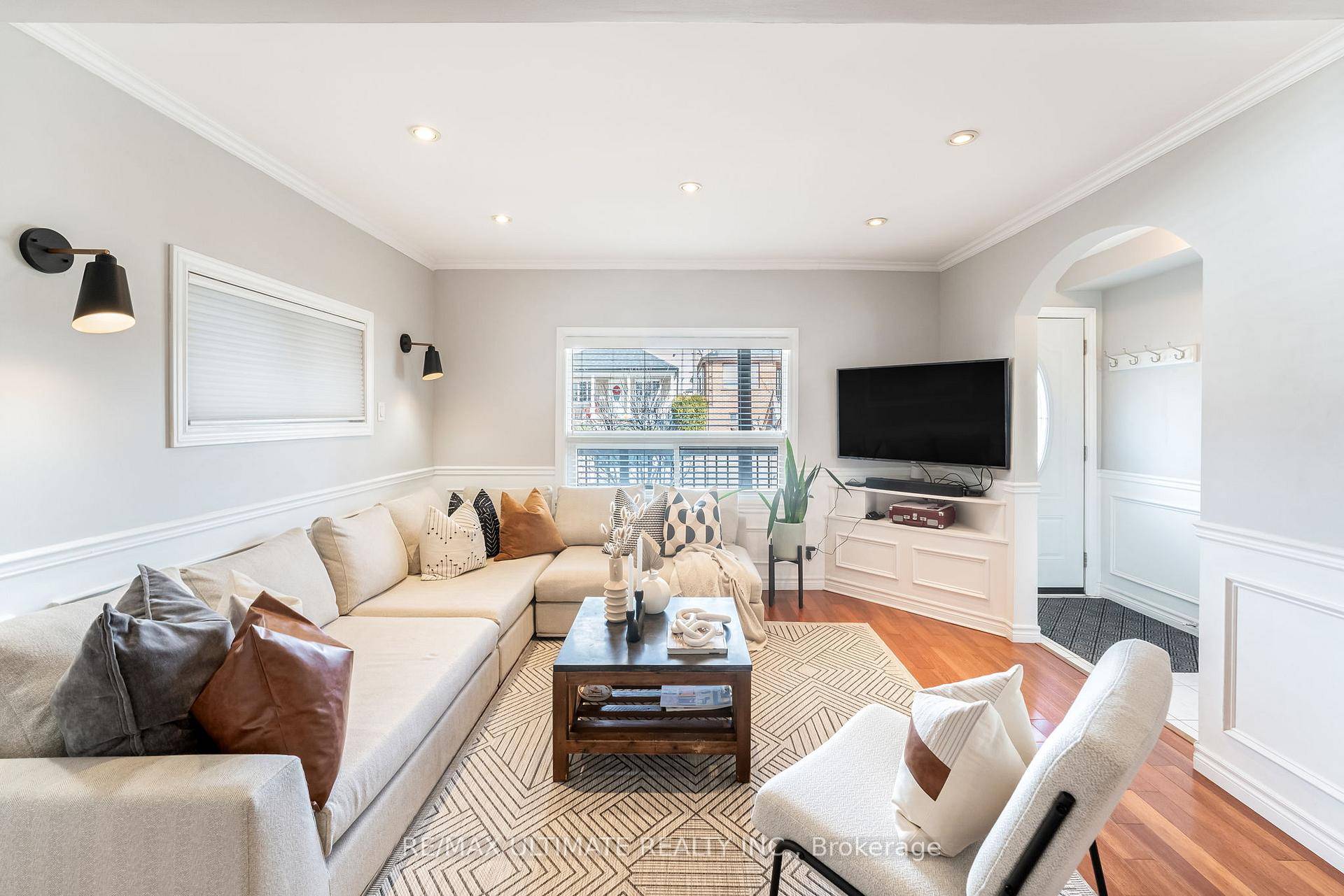 33 Seneca Avenue checks everything off your most ambitious lists without the headache of renovations.