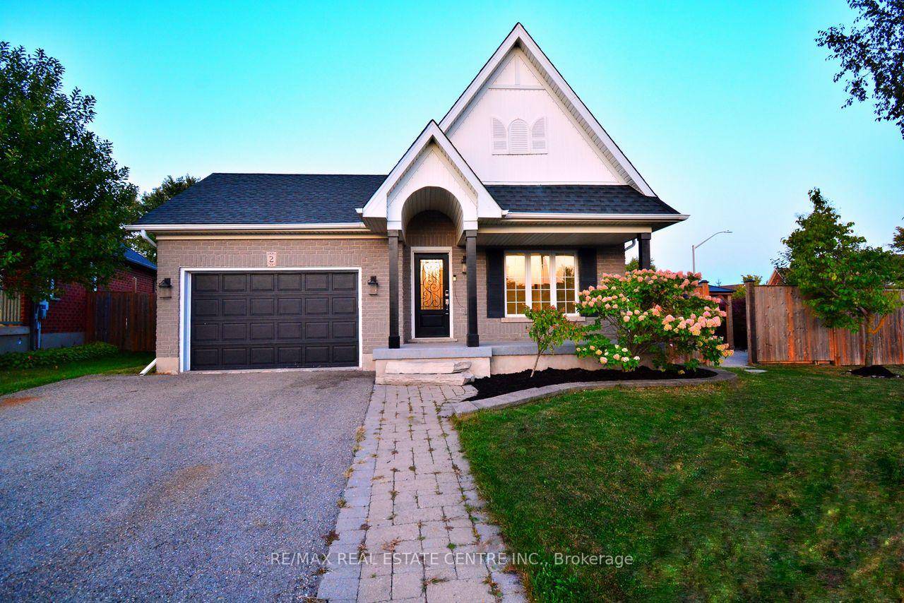 Beautiful 4 1 Bedroom, 3 Bathroom 4 Level Back Split On A Premium Corner Lot In Settlers Creek !