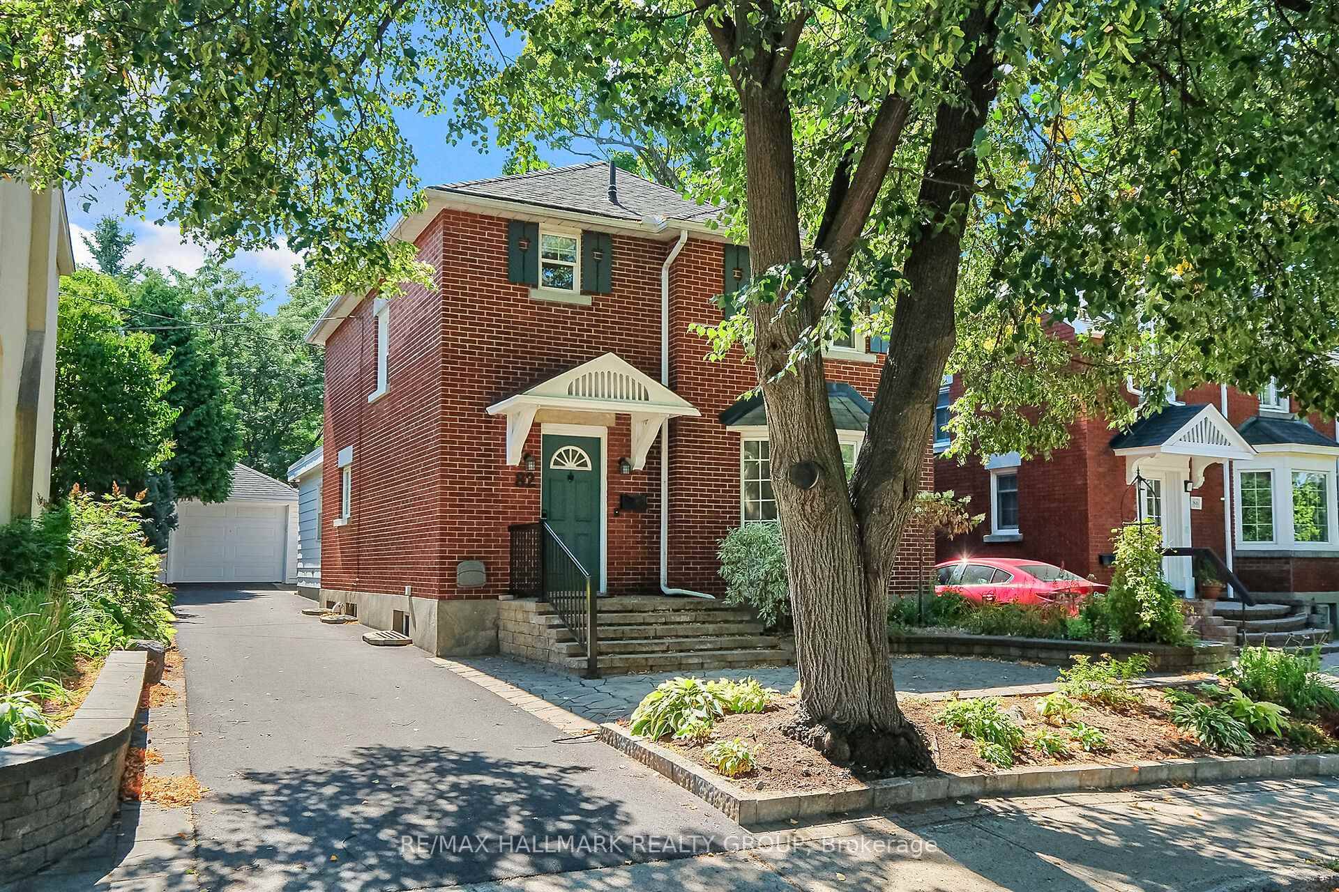 Discover a captivating 3 bedroom, 2.