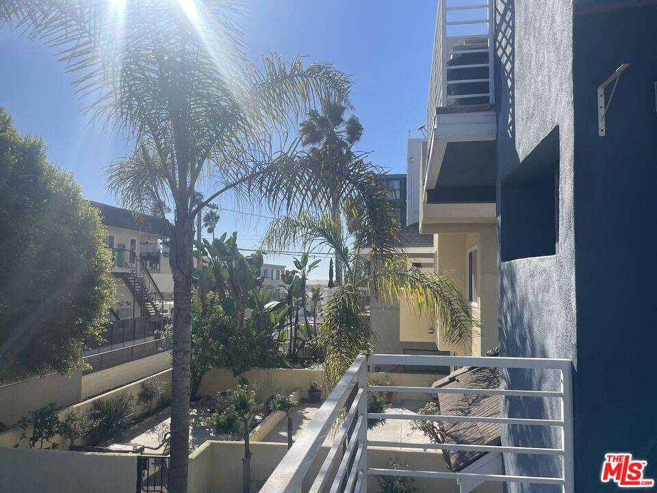 23 Buccaneer St 2BR Marina Del Rey La