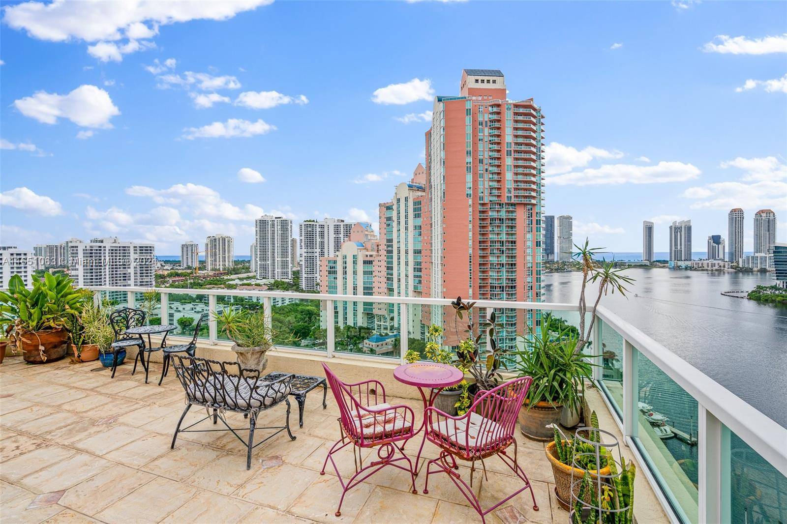 CORNER PENTHOUSE AND PRIVATE ENTRANCE WITH 2 ONLY APARTMENTS ON THAT FLOOR.