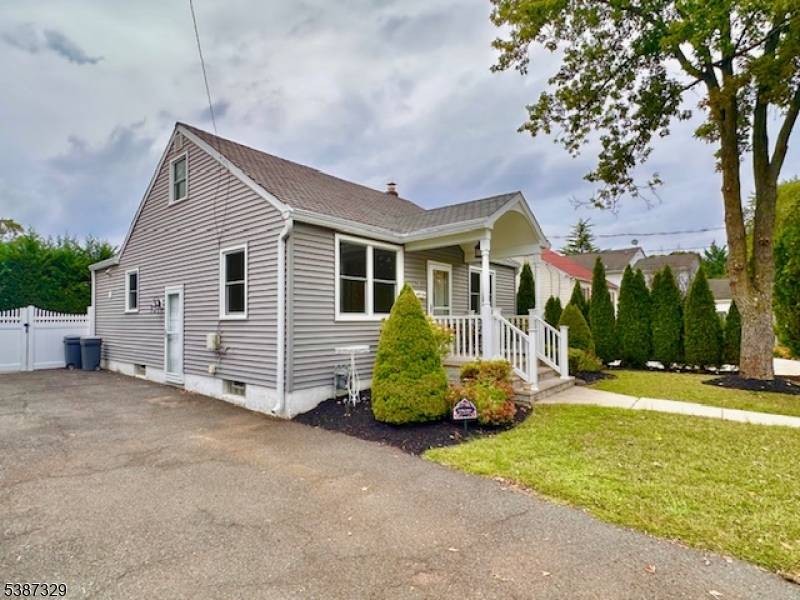 Renovated Expanded Cape on Dead end Street New Vinyl floors throughout Painted Neutral Large Kitchen with Granite Counters, Maple Cabinets, Stainless Steel Appliances Brand New Samsung Washer and Dryer Full ...