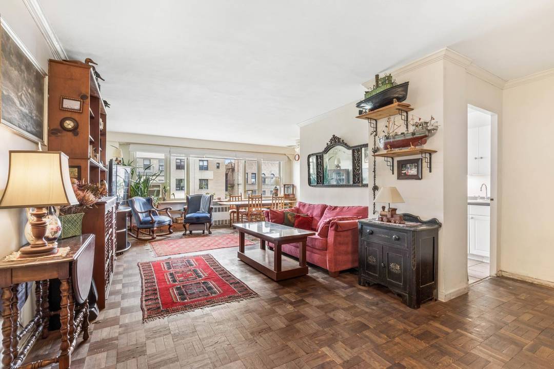 Nestled in Hudson Heights, this inviting two bedroom apartment offers the perfect blend of space and value.