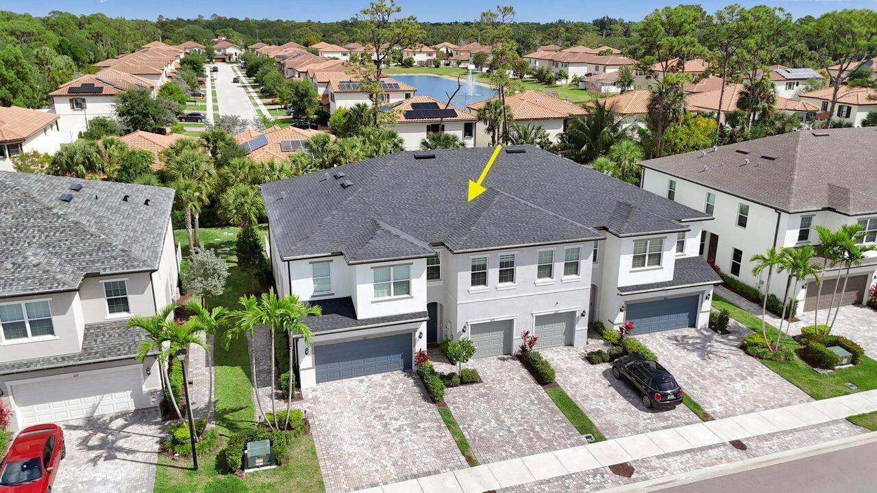 Upgrades galore in this ''like new'', 3 bedroom, 2.