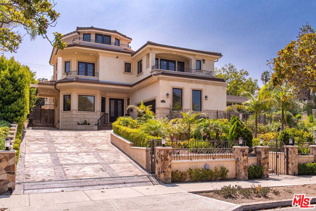 1414   San Vicente Blvd LA
