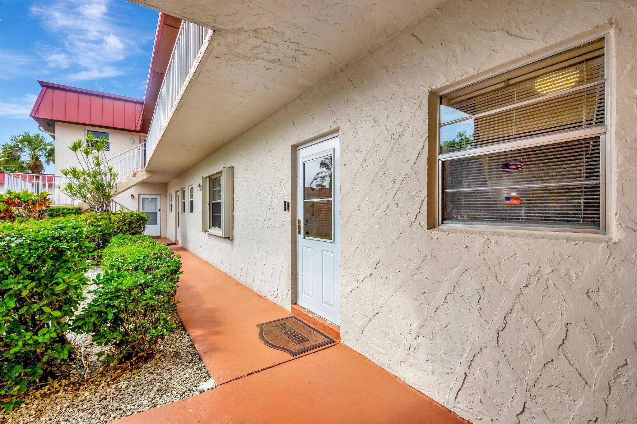 This 2 2 condo in Greenway Village, a well kept 55 community in Royal Palm Beach, offers easy living with no membership fees and no restrictions on credit score, down ...