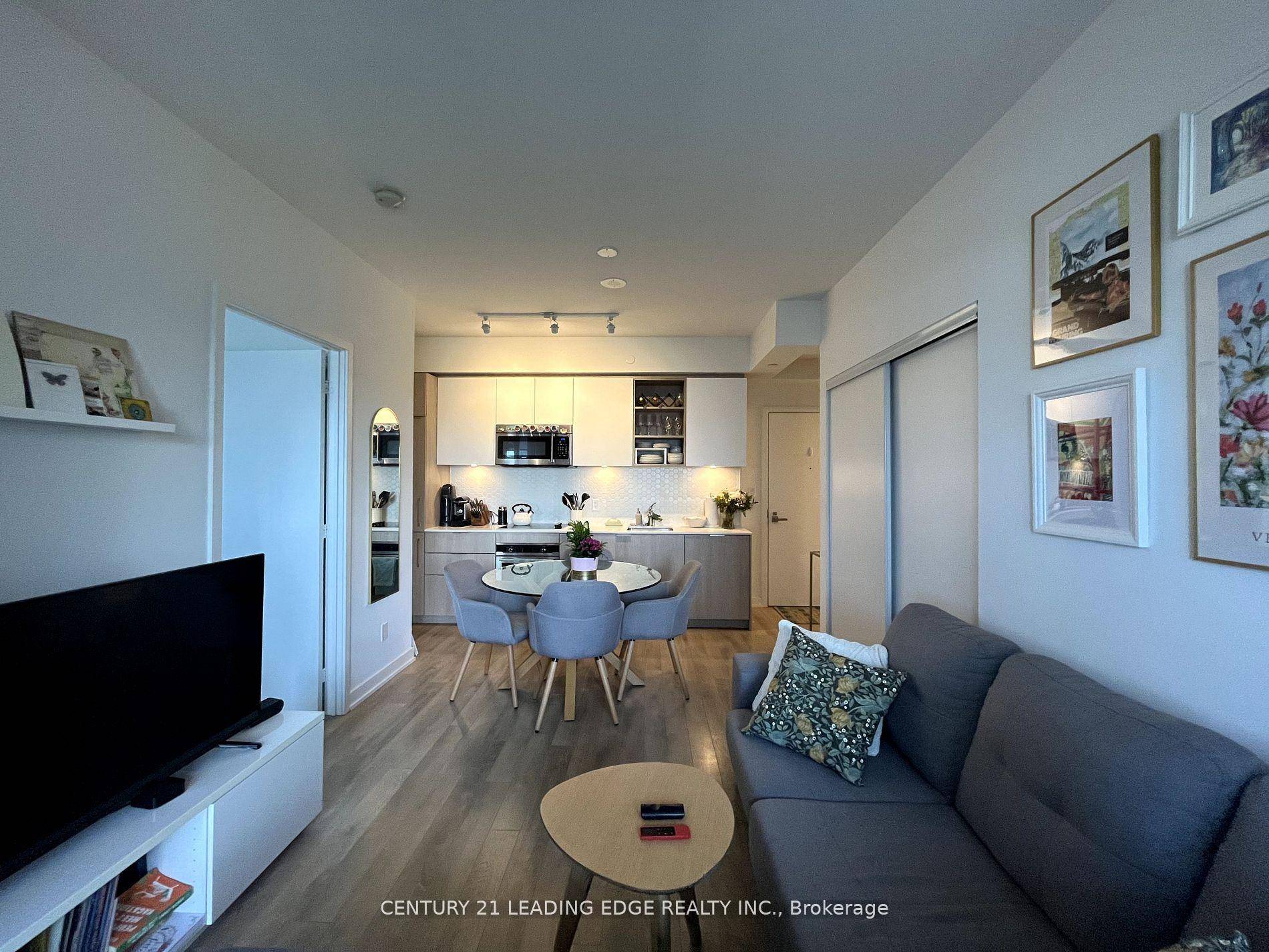 Welcome to this sun filled 2 bedroom, 2 bathroom Playground Condo in the heart of Downtown with Lake Views.