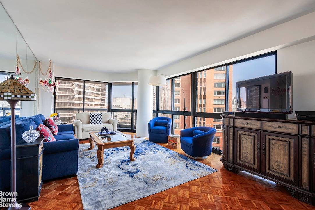High Floor Large Renovated One Bedroom amp ; 1.