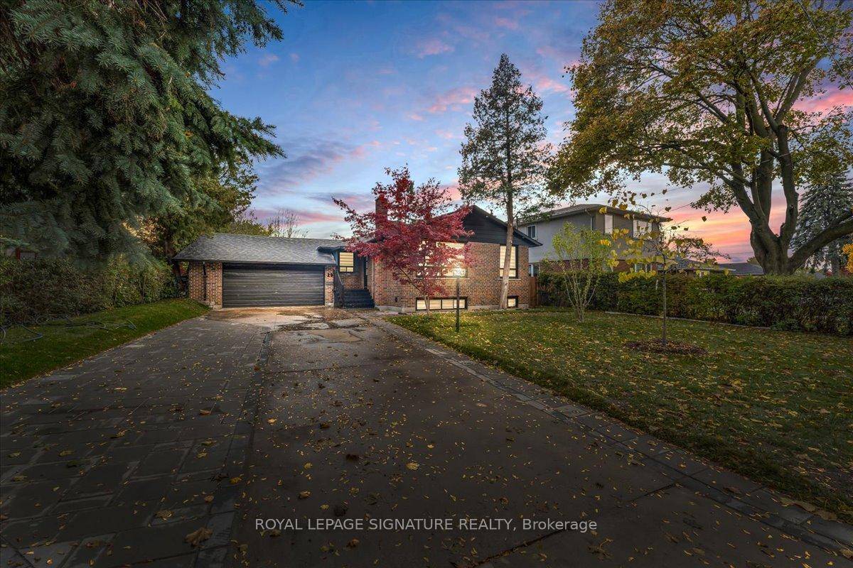 Check Out This Stunning amp ; Fully Upgraded Detached Bungalow, Situated In The Highly Desirable Parkwoods Donalda Community In North York !