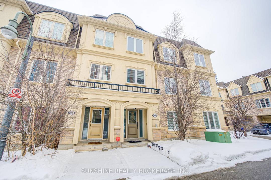 Beautiful Luxury Freehold Corner Townhouse.
