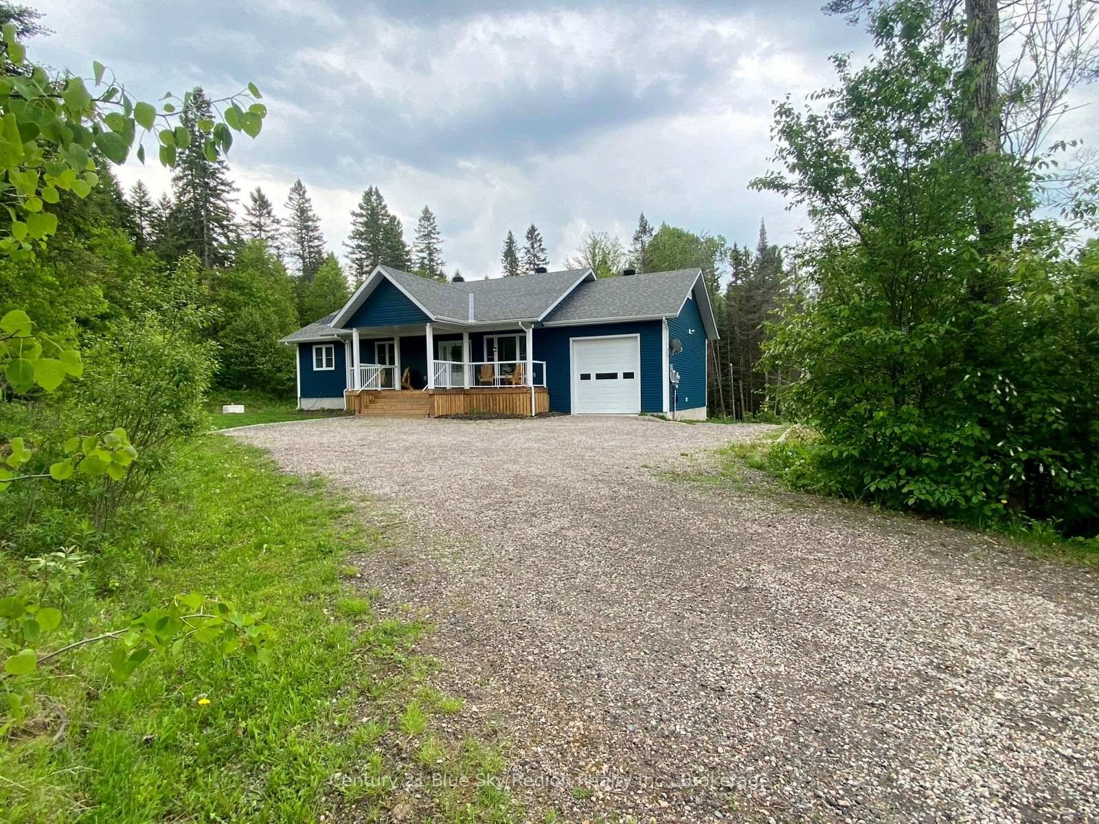 Peaceful Living on 1. 45 Acres.