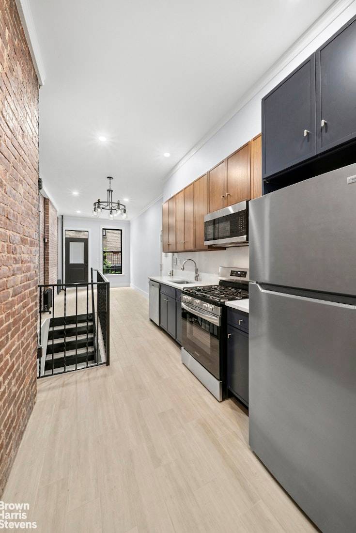 OPEN HOUSE 5 31 Saturday, 12 00 PM 1 00 PM Be the first to live in this gut renovated 2 bedroom duplex tucked away at the rear of a ...