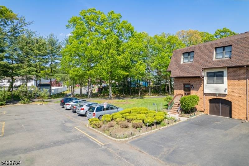 Beautifully maintained and move in ready large corner 3 bedroom townhome located in the desirable Oak Hollow development in North Brunswick.