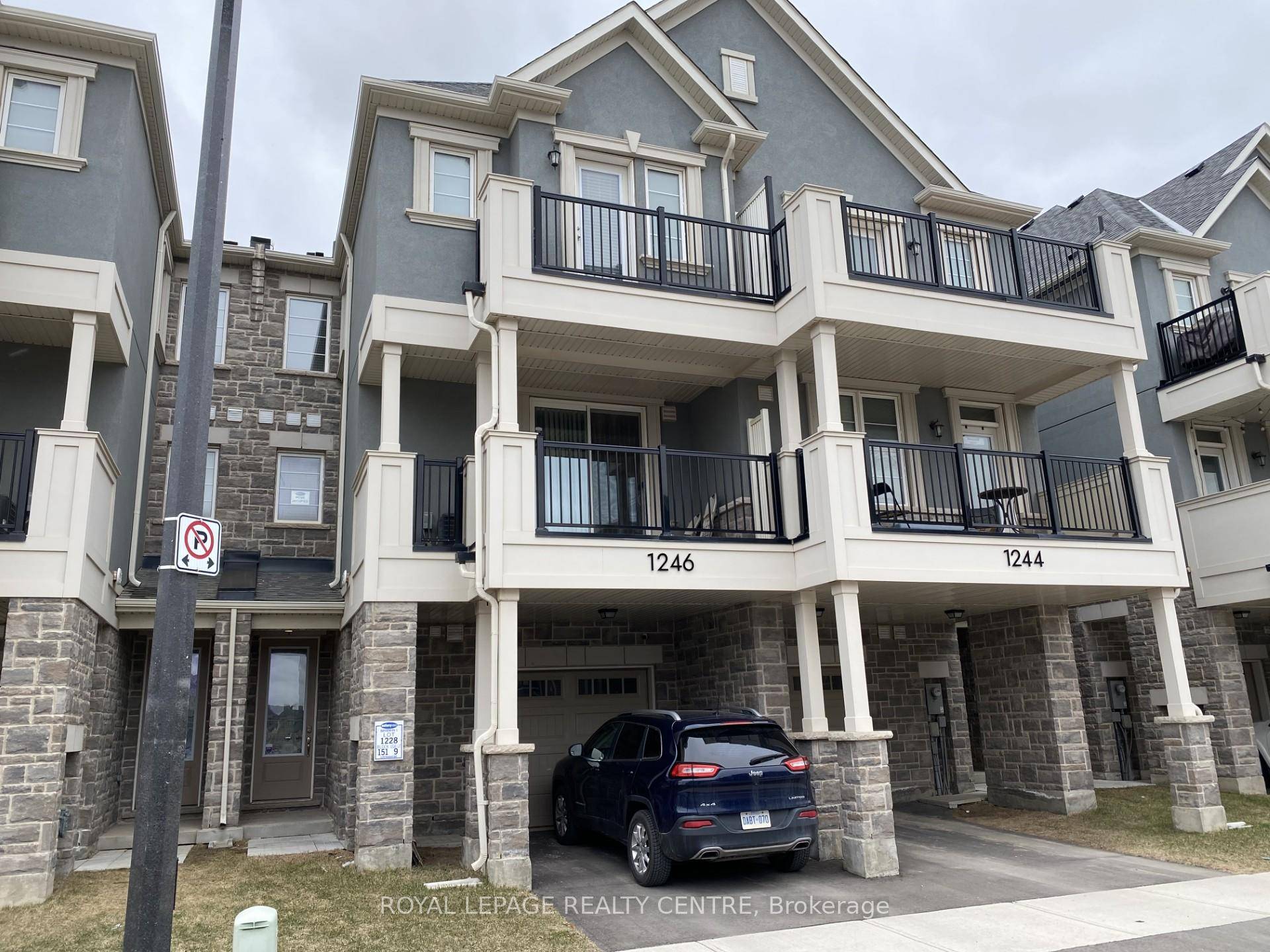 Calling All A Tenants. Beautiful Mattamy Townhouse Located In Milton's East End Bowes Community.
