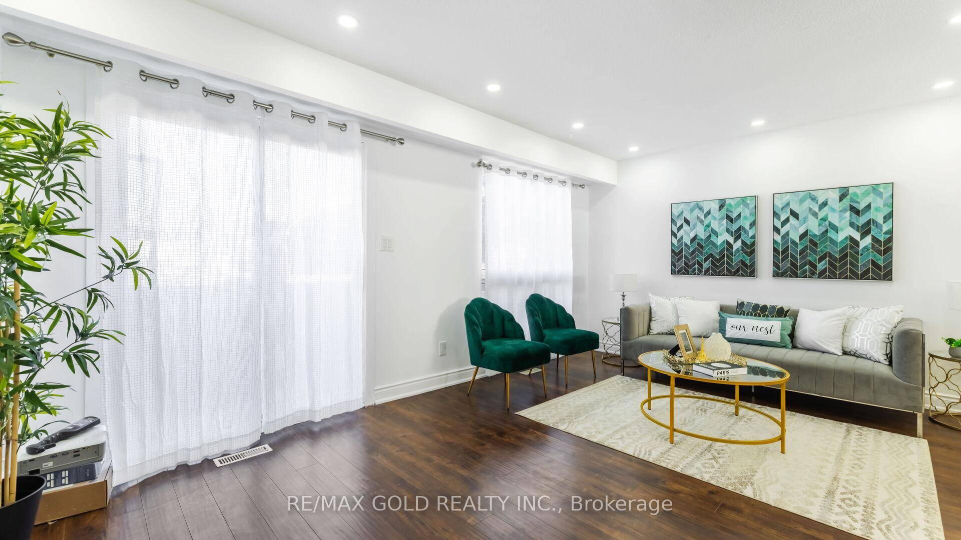 3 BDRMS FINISHED RENTAL BASEMENT WITH SIDE ENTRANCE !