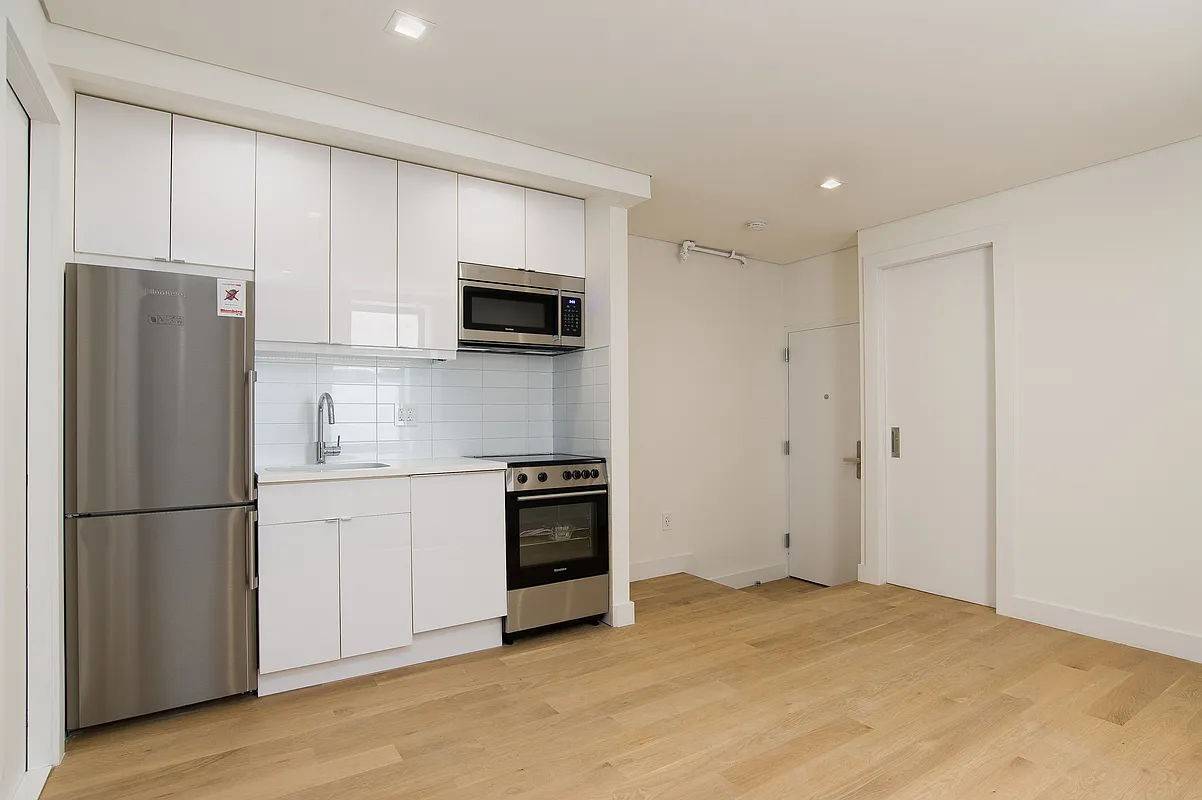 Stunning 2 Bedroom in the heart of the Lower East Side !