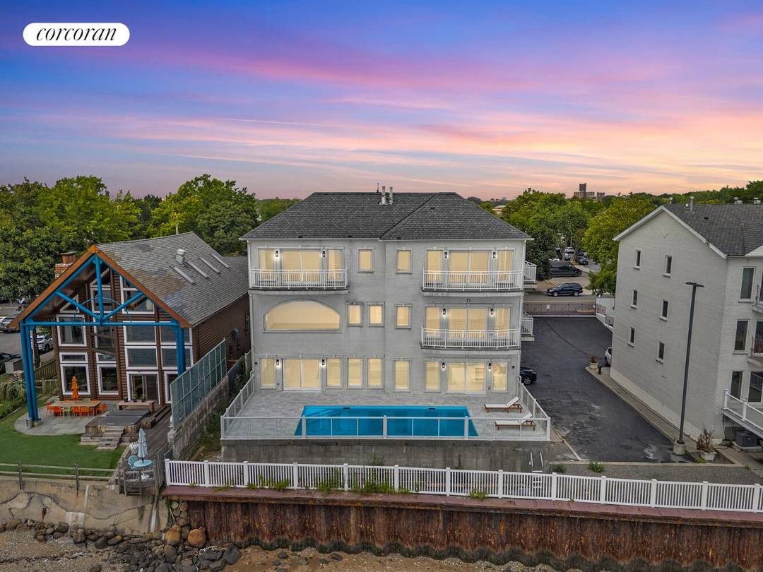 Waterfront Single Family Condo Over 7K SqFt of Modern Living Private In ground Pool This rare single family, stand alone condominium offers over 7, 000 square feet of modern living ...
