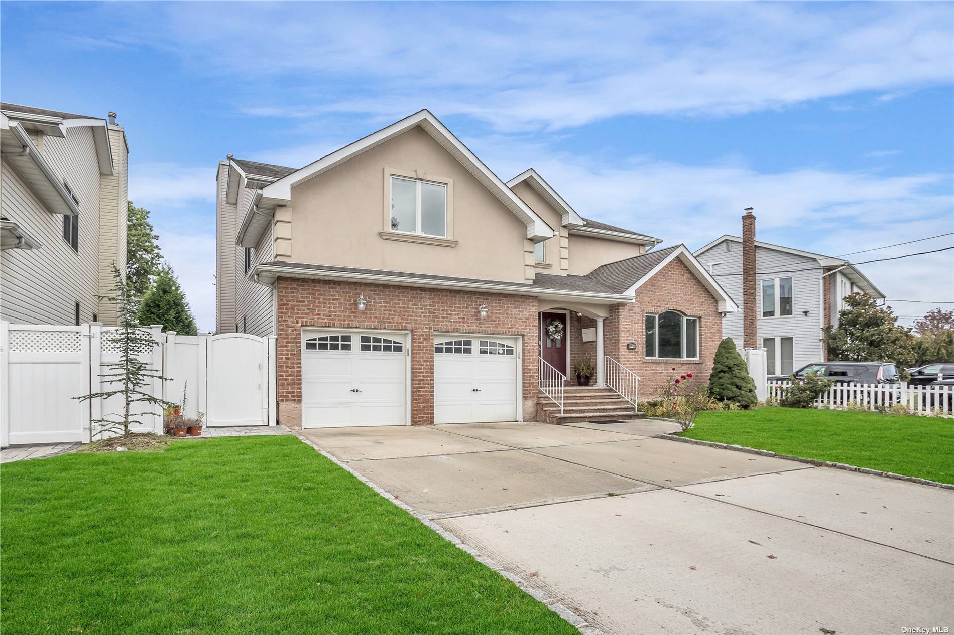 A Spectacular 2007 Newly Built, approx.
