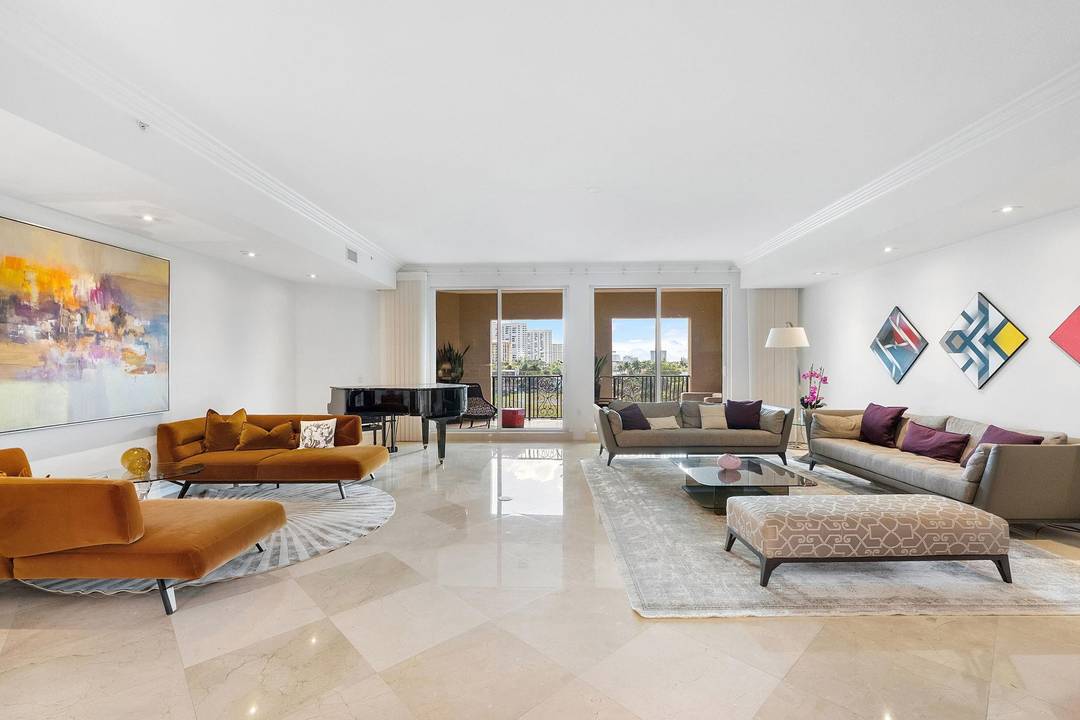 Experience beachfront luxury in this expansive 2 bedroom, 2.