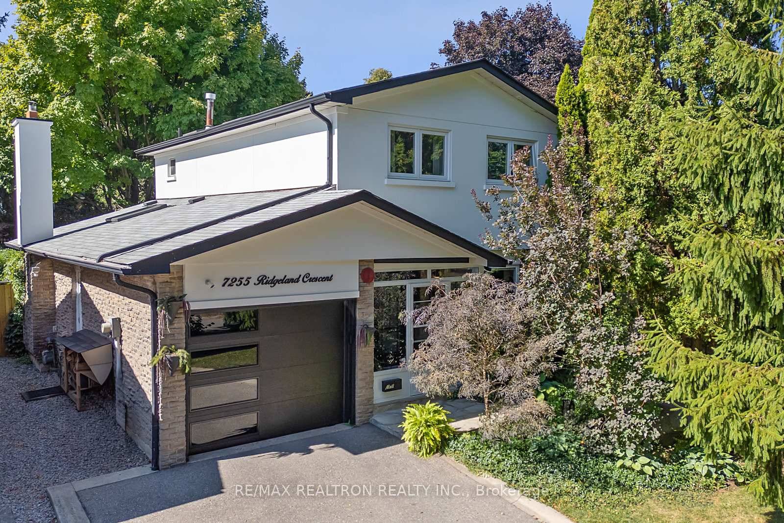 One of a kind home with over 2200 sf of finished living space 1433 795 as per MPAC on a pie shaped lot, 57.