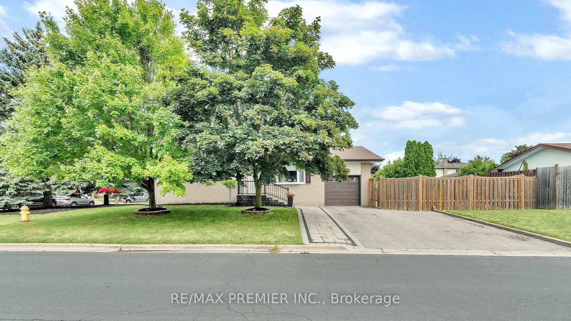 Welcome to the ultimate summer ready bungalow in North Oshawa, where style, function amp ; fun collide.