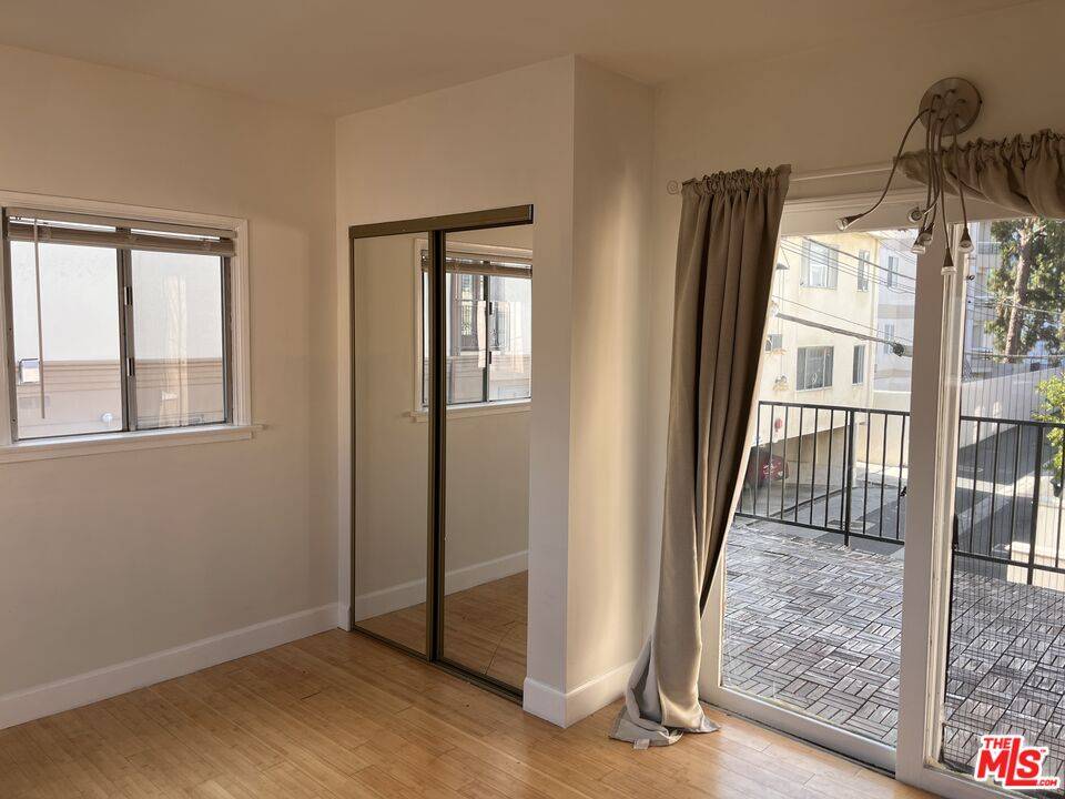 133  S Elm Dr 2BR Beverly Hills La