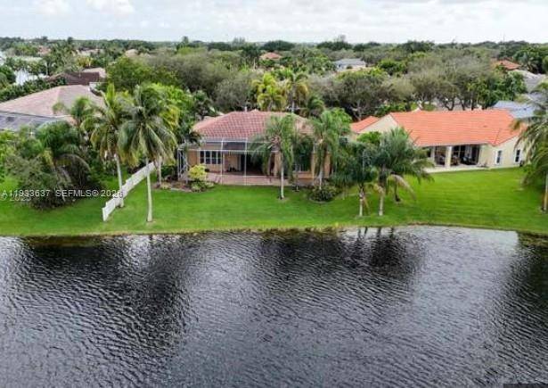 This beautifully remodeled single story lakefront home sits on an oversized lot with more than 80 feet of water frontage, offering stunning sunrise and sunset lake views, amp ; a ...
